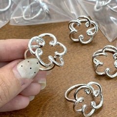 Hollow Plum Blossom Ring