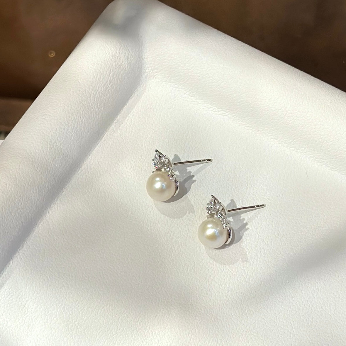 Crown of Stars · Zircon & Pearl Silver Studs