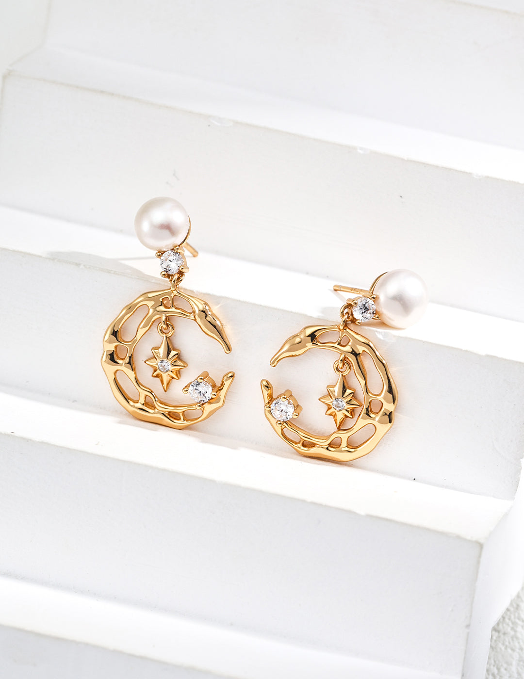 S925 Silver Artistic Natural Pearl & Zircon Earrings