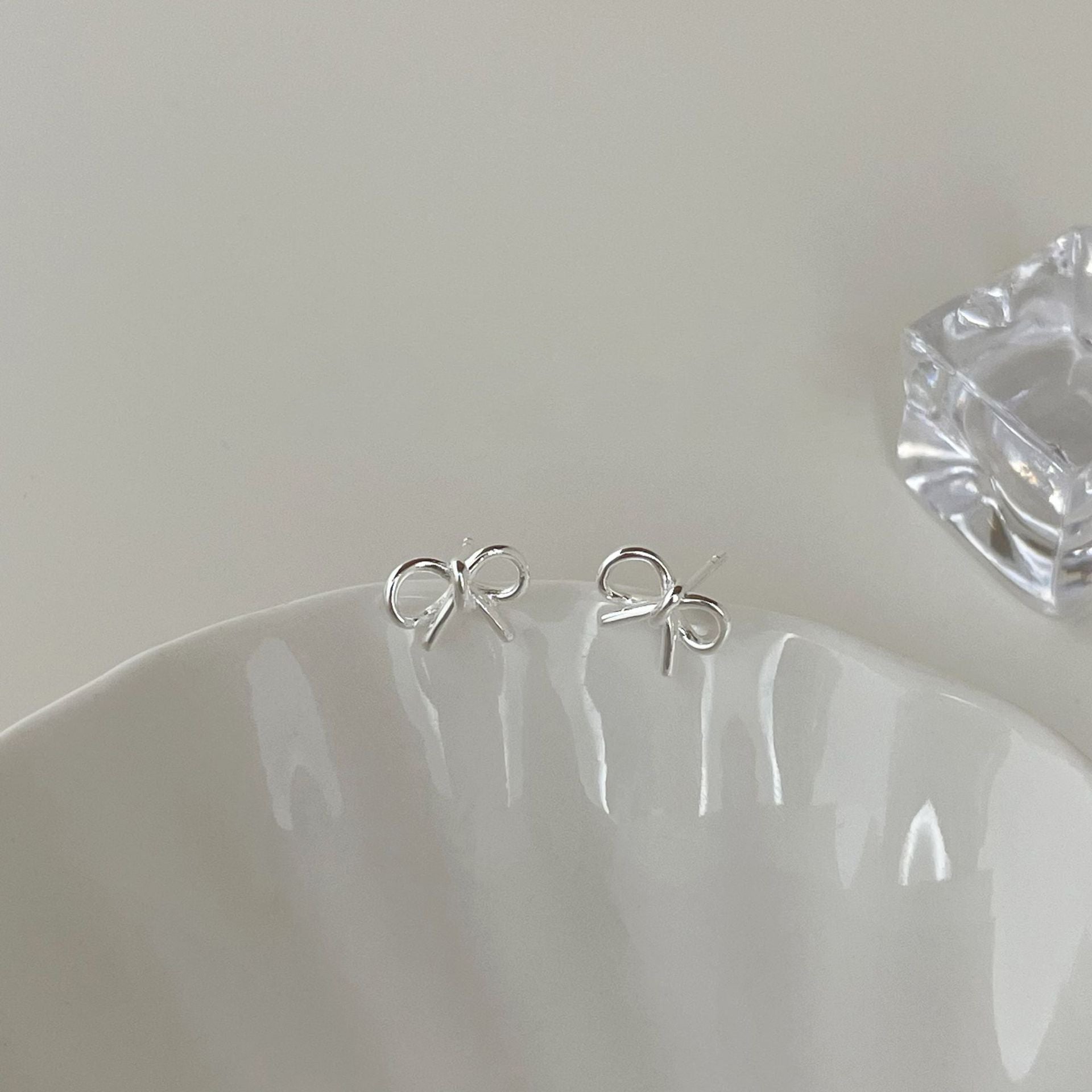 S925 Silver Hollow Bow Stud Earrings