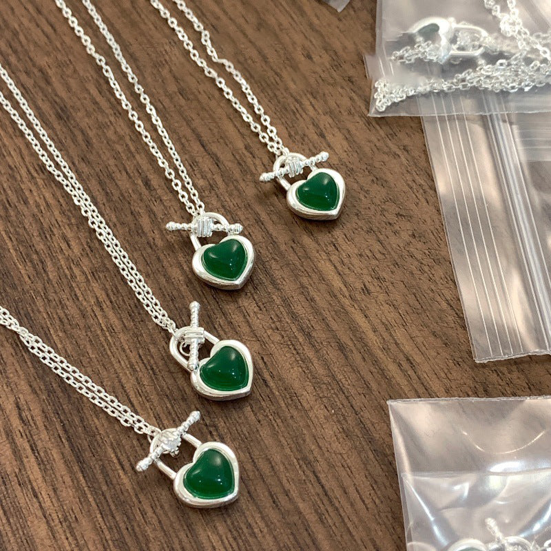 S925 Silver Green Agate Heart Clasp Necklace