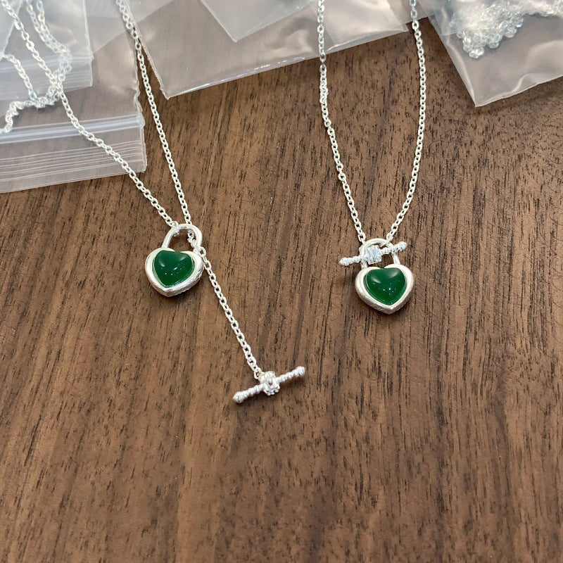 S925 Silver Green Agate Heart Clasp Necklace