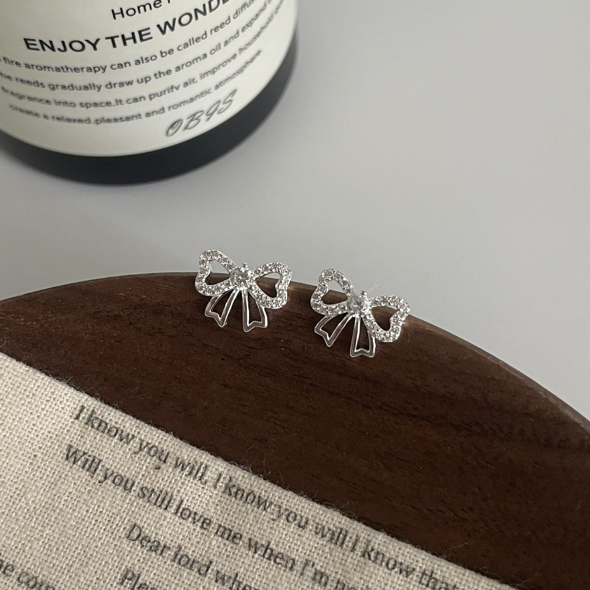 S925 Silver Minimalist Bow Stud Earrings with Sparkling Zircon