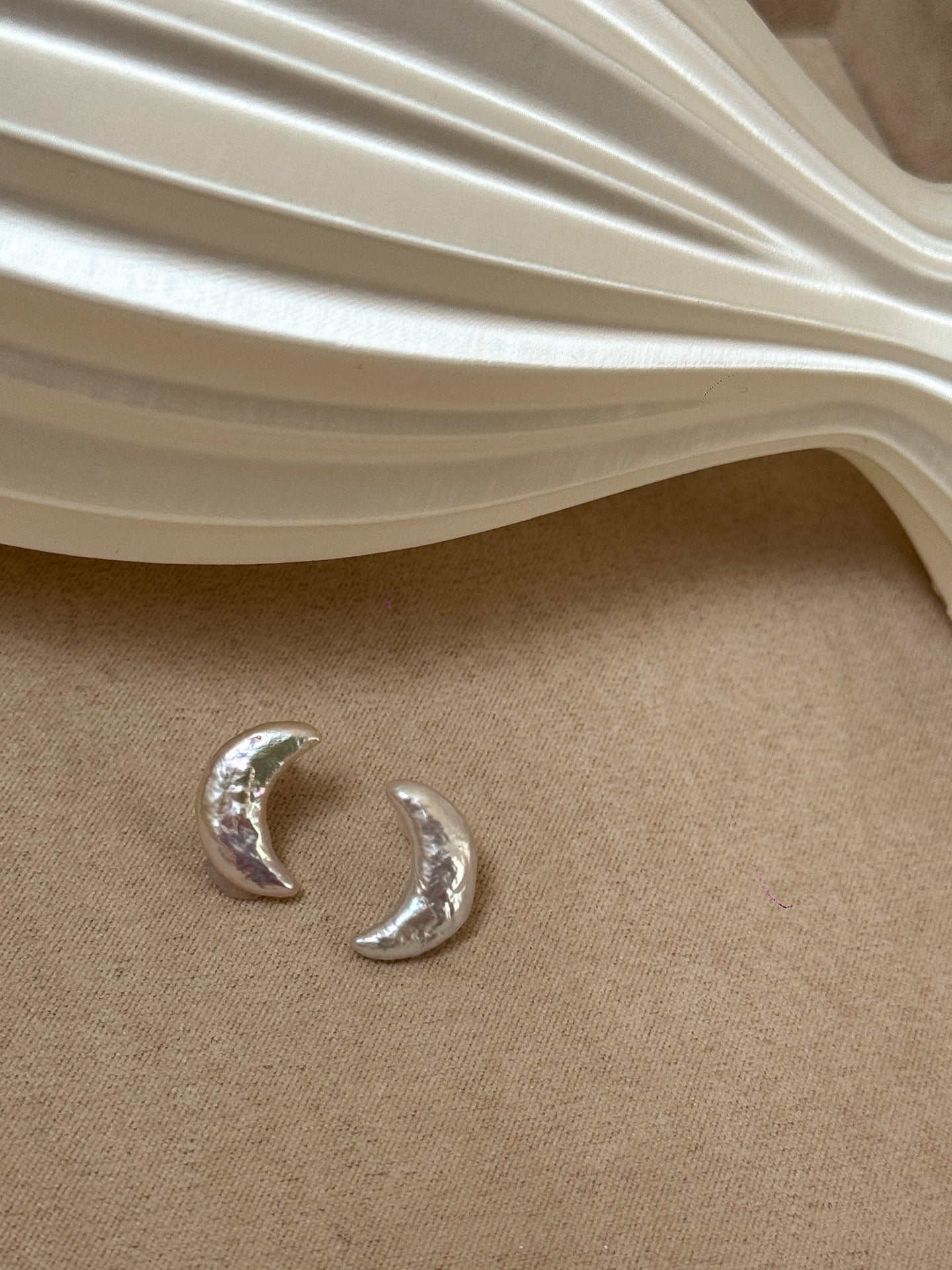Moonlit Ripples · Baroque Pearl Stud Earrings
