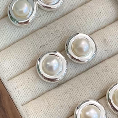Embrace Pearl - Round Pearl Stud Earrings