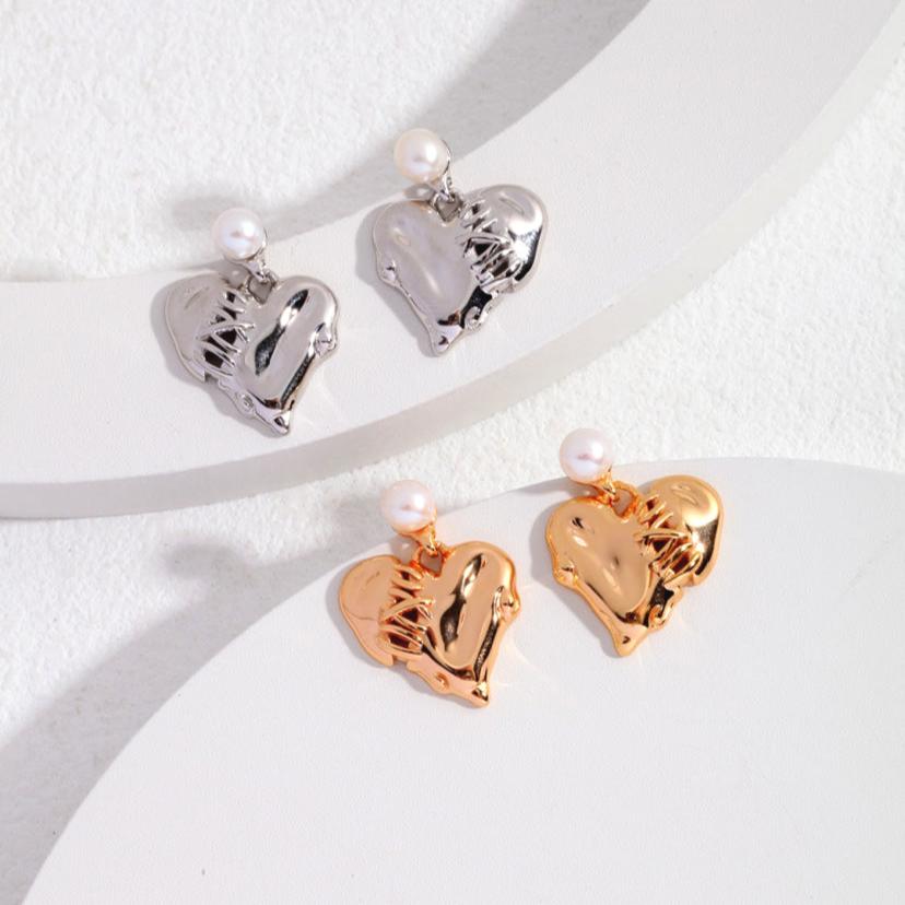 S925 Silver Heart & Pearl Earrings